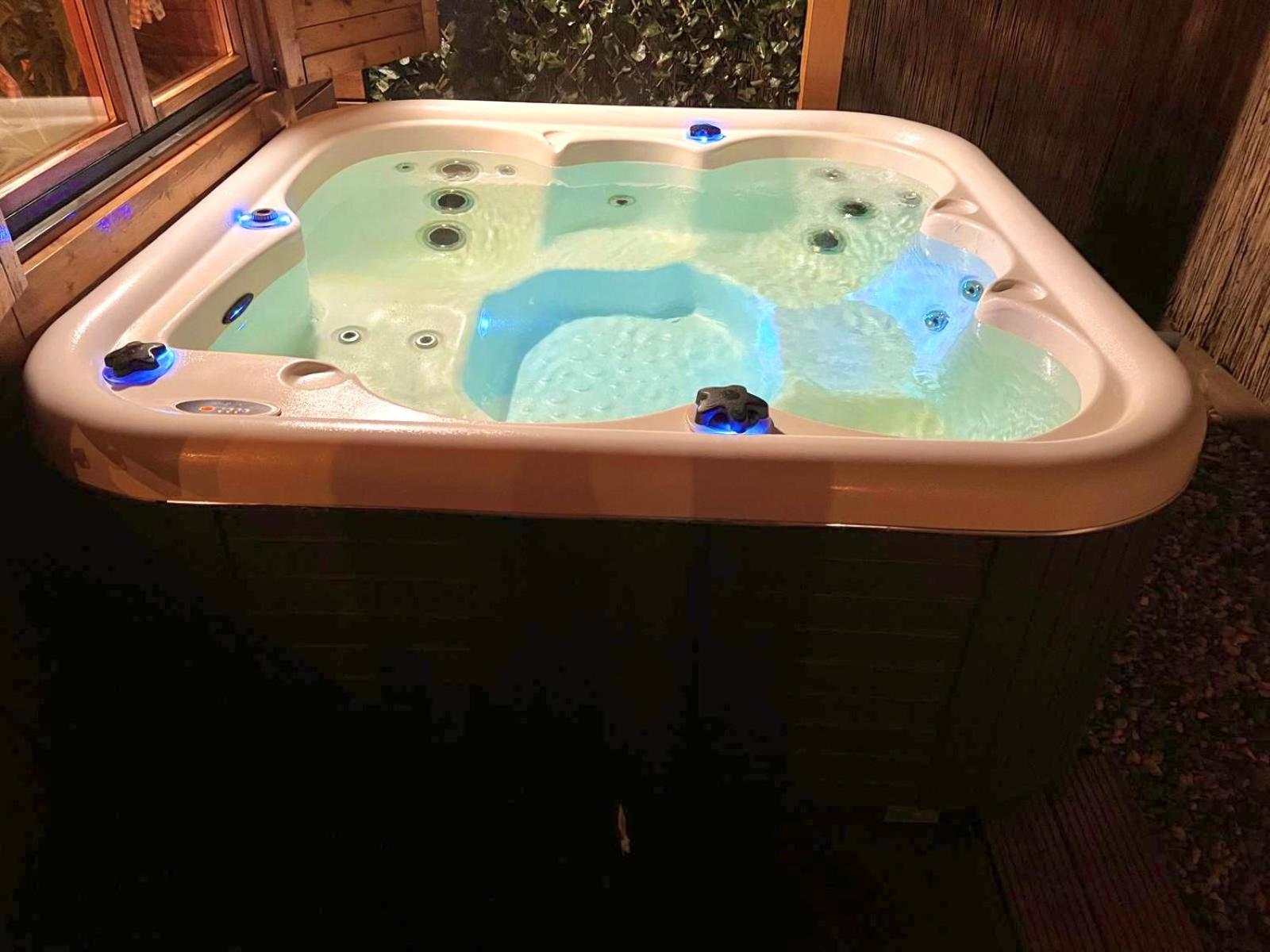 Cozy With Garden And Jacuzzi Near Amsterdam Сasa de vacaciones *