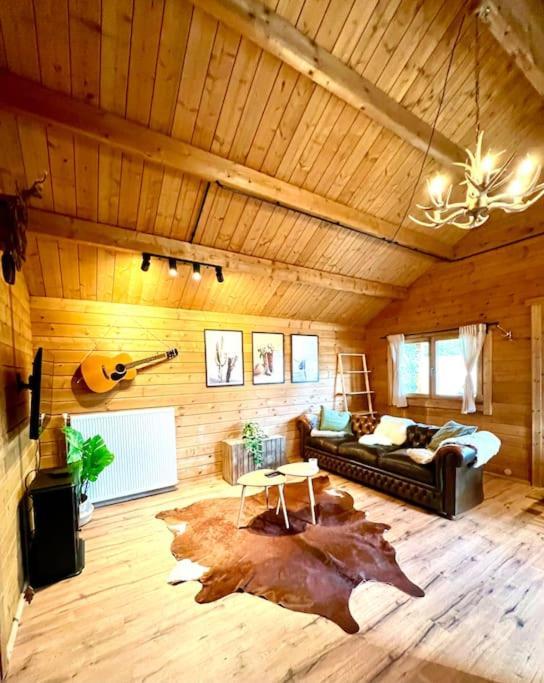 Holiday home Cozy With Garden And Jacuzzi Near Amsterdam Vijfhuizen